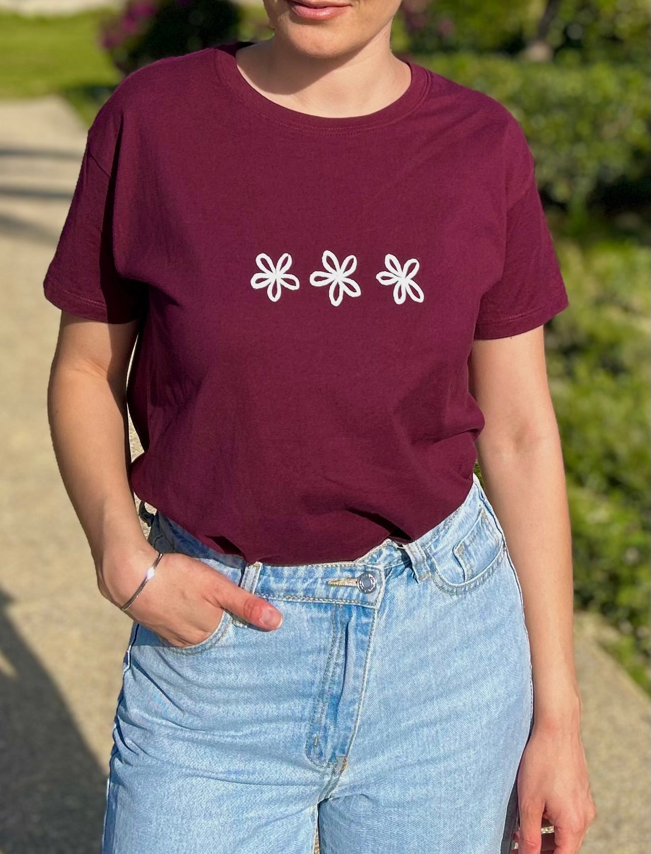 BURGUBDY T-SHIRT - FLOWERS