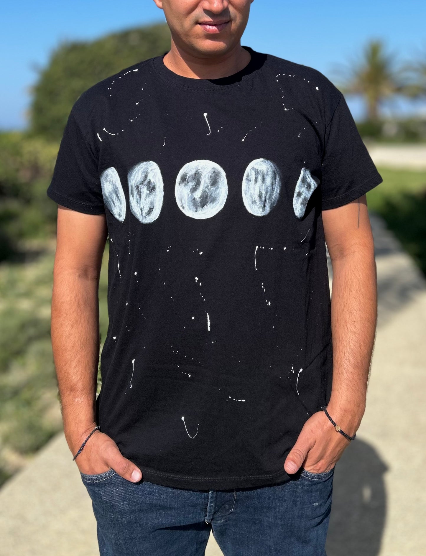 BLACK UNISEX T-SHIRT - MOON
