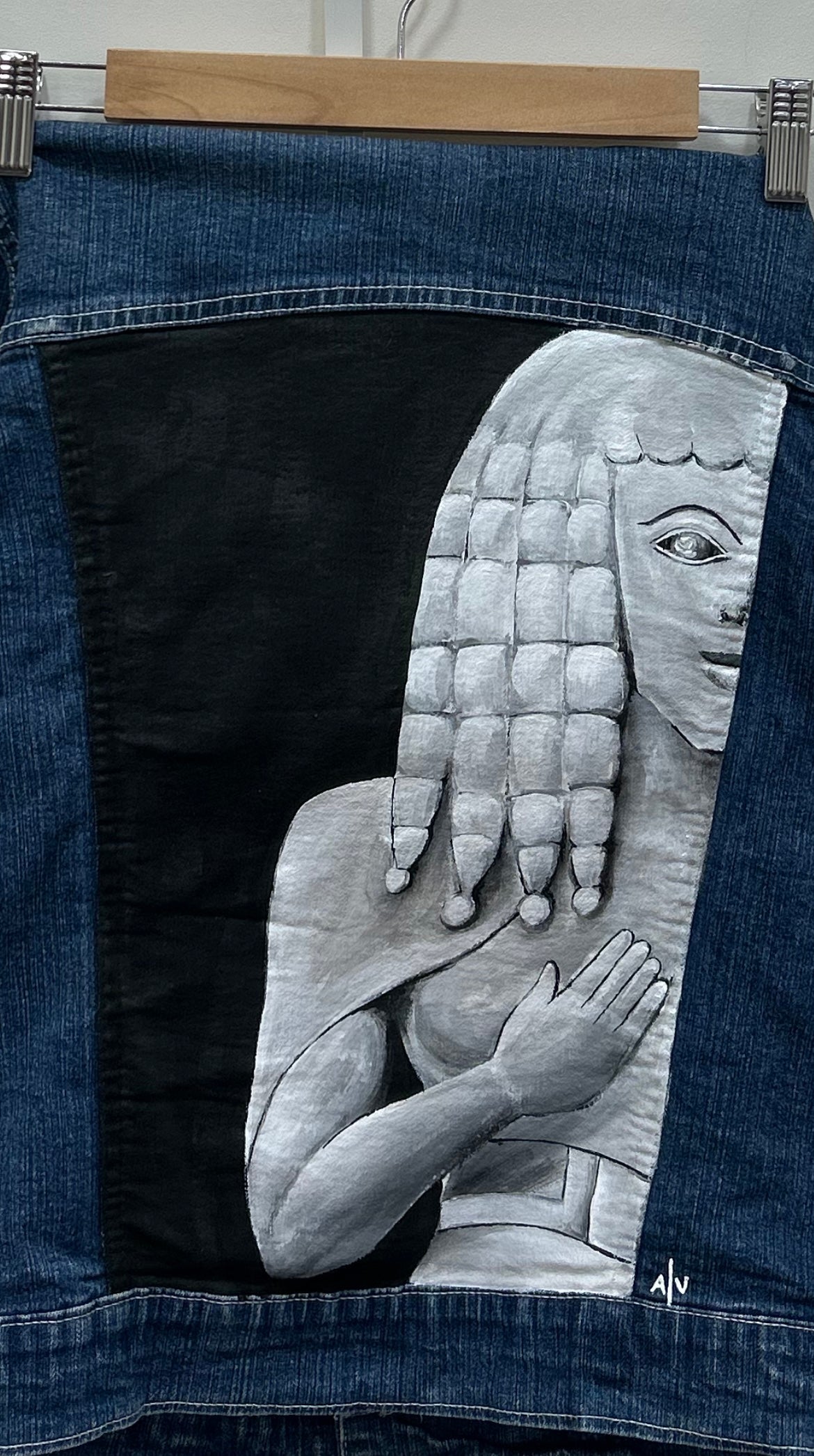 Handpainted jacket - “Lady of auxerre”