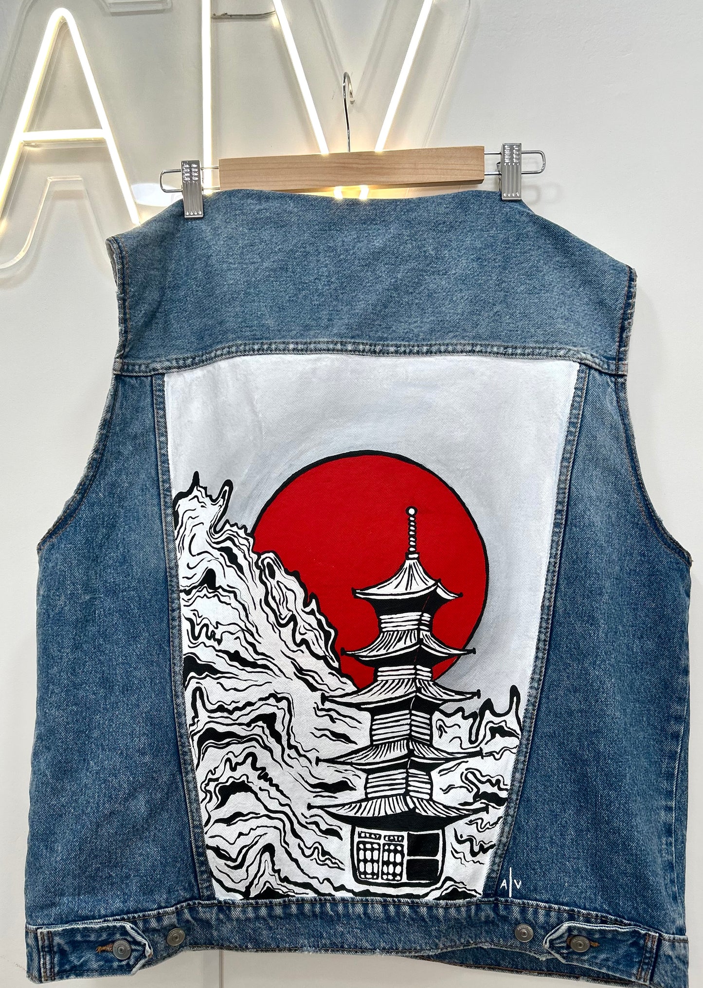 Handpainted vest - “Japan”