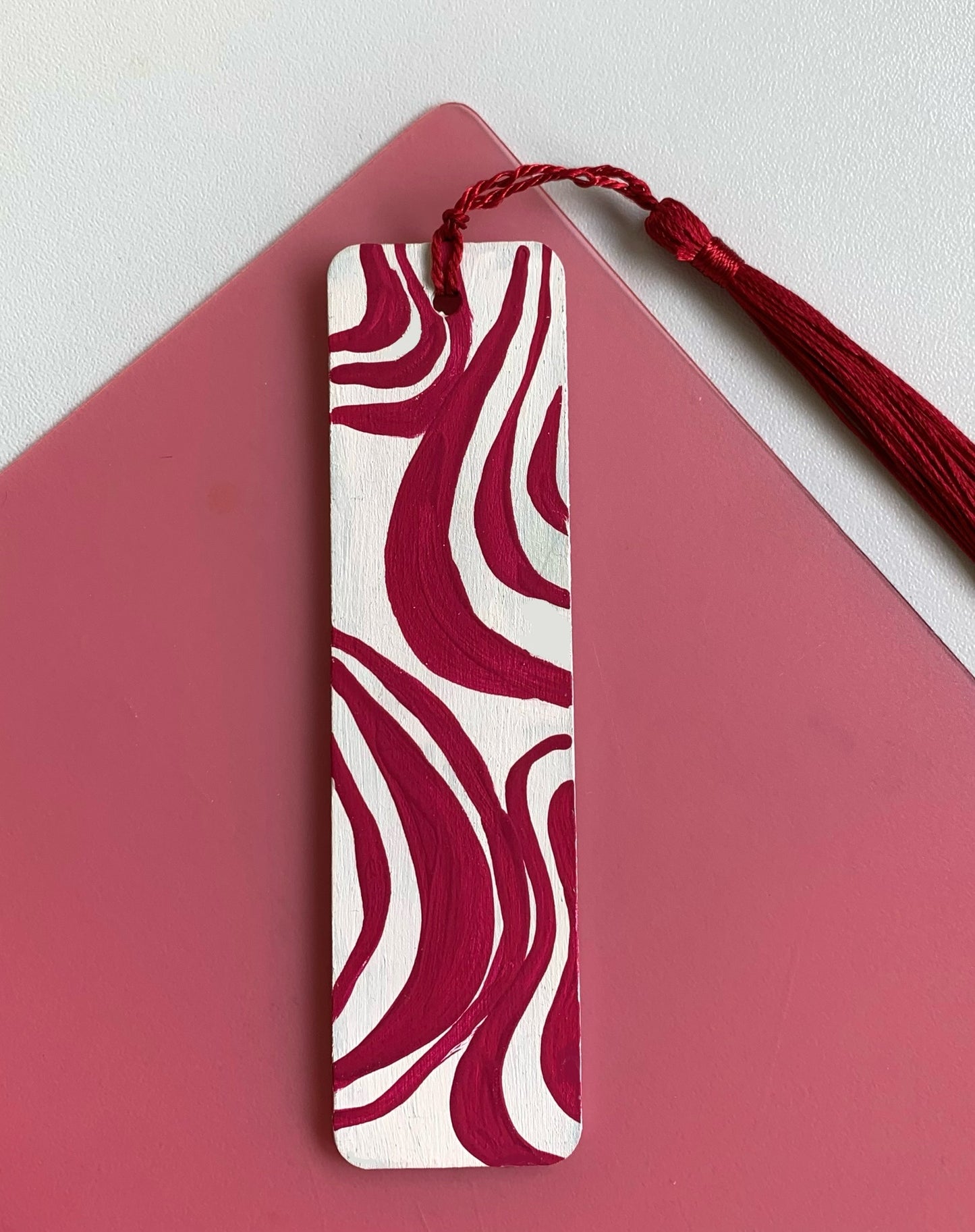 Wooden bookmark - pink