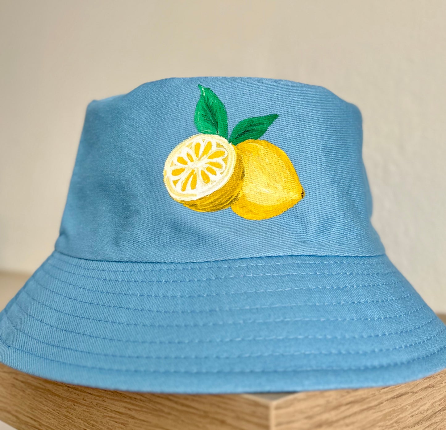 Blue bucket hat - lemon