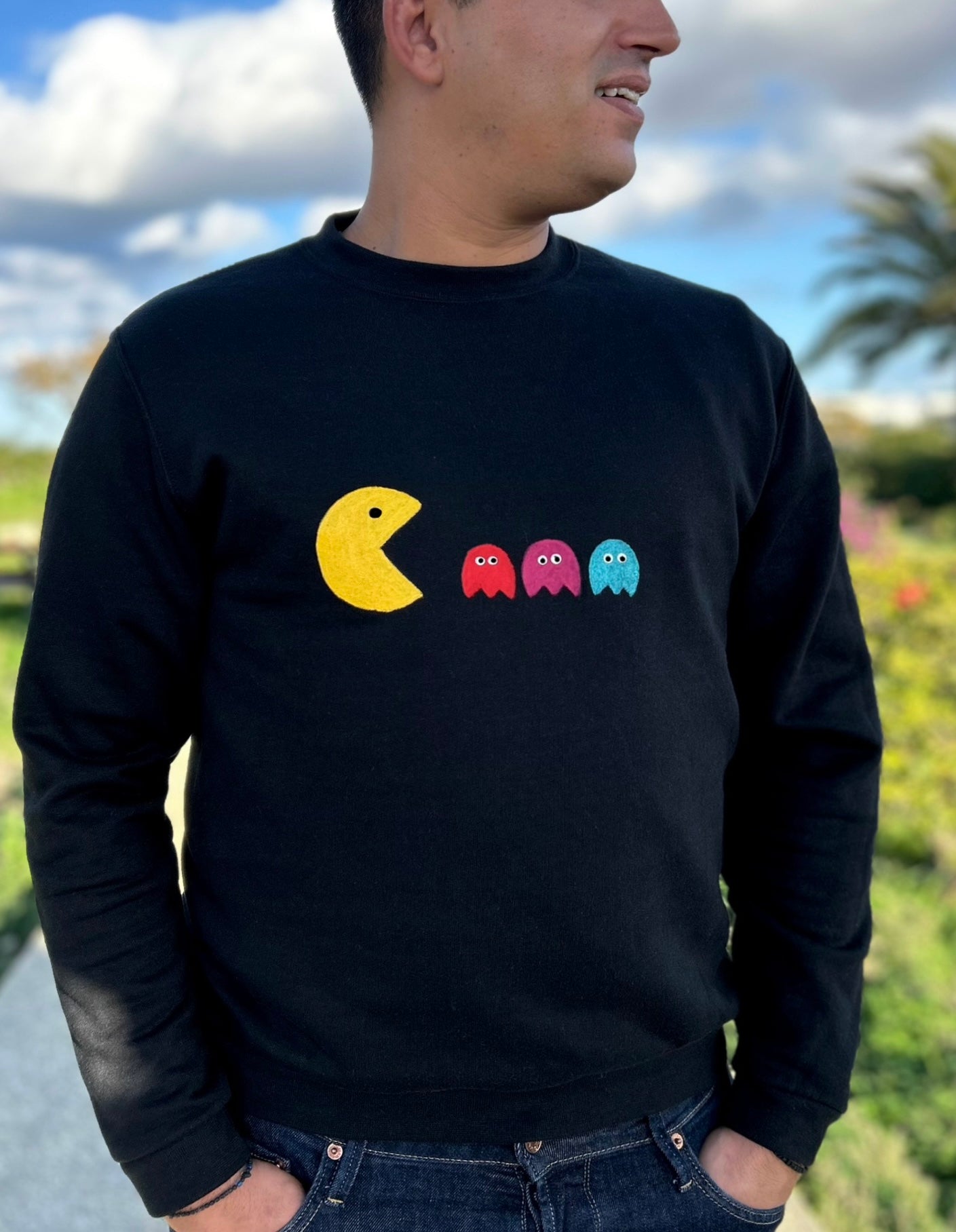 Black handpainted sweater - Pac man
