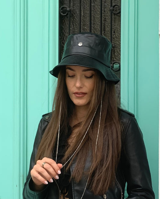 Black bucket hat